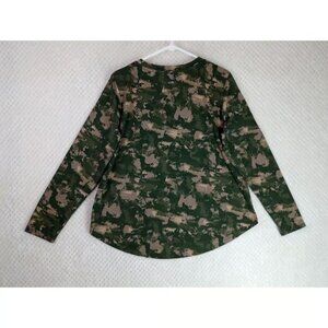 zuda Women's Large Pullover Curved Hem Top Olive Camo/Iron